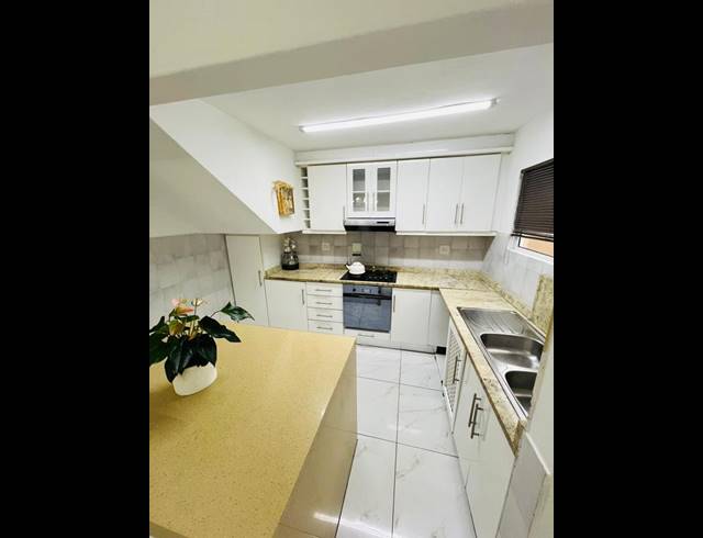 3 BEDROOM TOWNHOUSE FOR SALE IN SHERWOOD